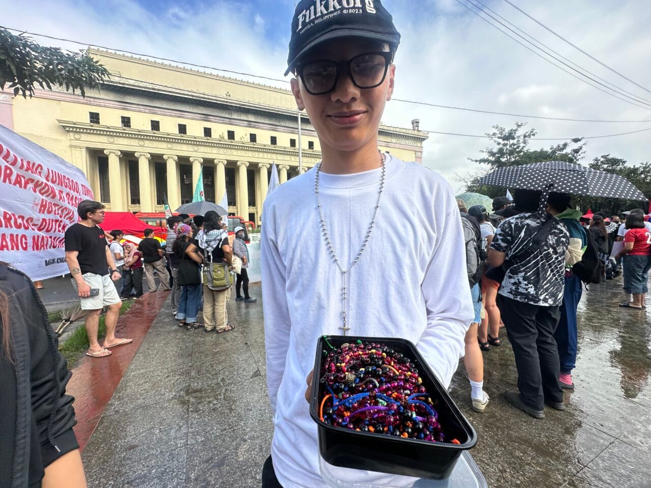 Paano naitataguyod ni Edzel Santos ang sarili sa kabila ng patuloy na banta at kaso? –