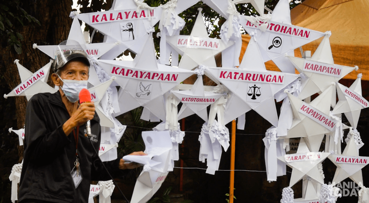 Mga Awiting Pamasko na Lampas sa Komersiyo –