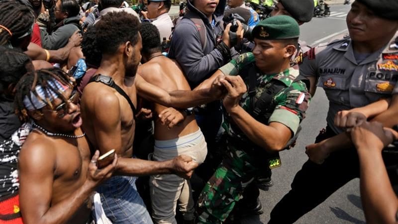 Hundreds protest in Papua to demand withdrawal of Indonesian troops