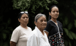 Buhay ng kababaihang Kalinga, nakabigkis sa pagtatanggol ng lupang ninuno – Pinoy Weekly