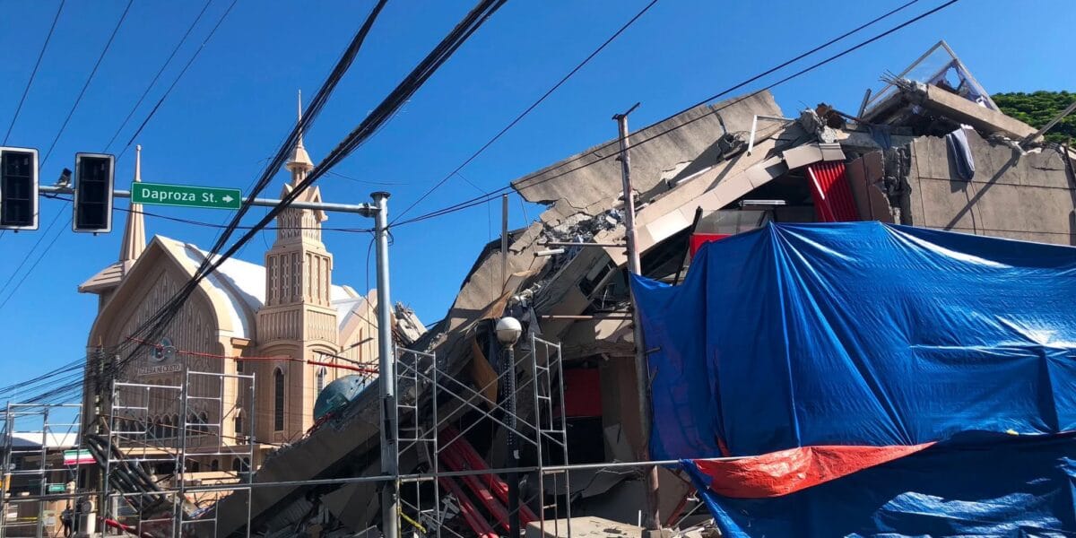 Why is the Philippines earthquake prone?