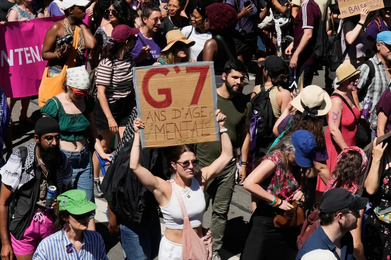 Thousands march in anti-imperialist protests in Geneva against G7 Summit