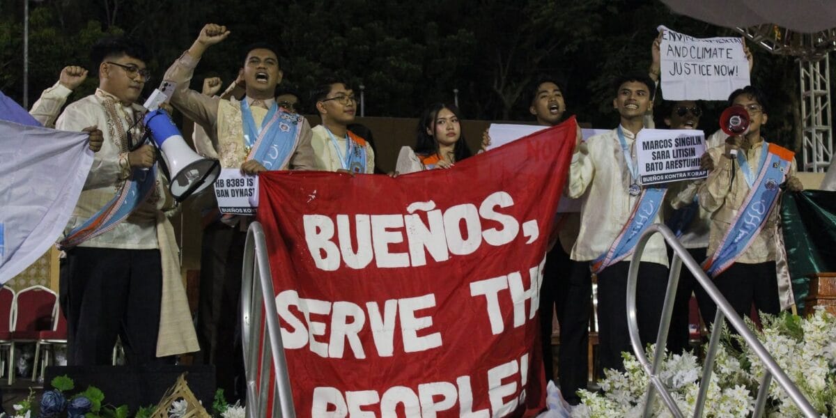 ‘Maglingkod sa sambayanan,’ hamon sa mga nagtapos sa Bicol U