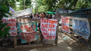 Pagsisimula ng SDG Park sa UP Diliman, hinarangan ng komunidad – Pinoy Weekly
