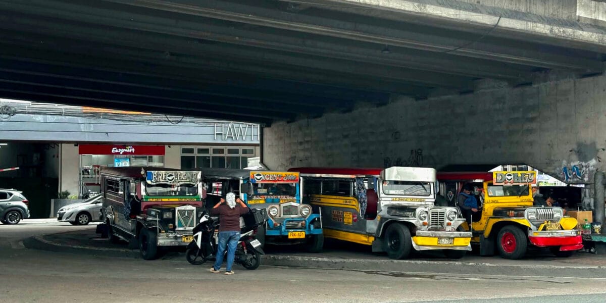 Mga tsuper ng jeep sa Katipunan, nanganganib mapaalis
